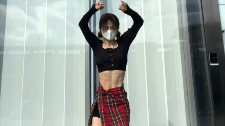 Bản cập nhật này có phần nhạc nền được mix với nhạc của Blackpink, nhưng độ trễ của tai nghe điện th