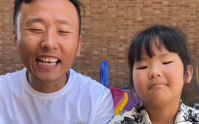 คุณแม่เตรียมเซอร์ไพรส์ให้คุณพ่อและซานเป่า ข้างในจะมีอะไรบ้างนะ?