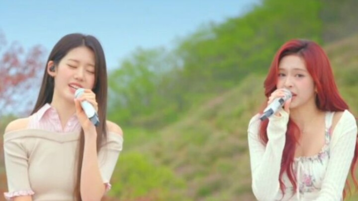 การแสดงสดเพลง Really Like You ฉบับร้องคู่โดย RORA+CHIQUITA