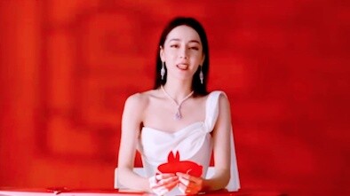 Juru bicara global MIKINOTO Dilireba mengucapkan semoga sukses bagi semua orang di Tahun Kelinci