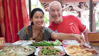 ต้มปลาใส่ยอดมะขามอ่อน ตำถั่ว  Soup Fish with Tamarind Leaf Spicy Bean Salad