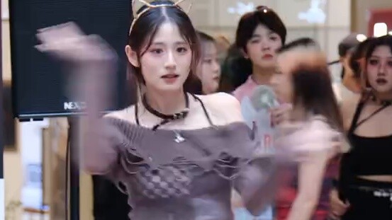 Siêu rõ! Lần đầu tiên tôi chụp ảnh trực tiếp bằng máy ảnh Tell me NewJeans version Hanni road show p