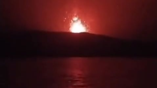 Telah terjadi erupsi Gunung Anak Krakatau di Selat Sunda pada 6 September 2026 pukul 20:23 WIB.