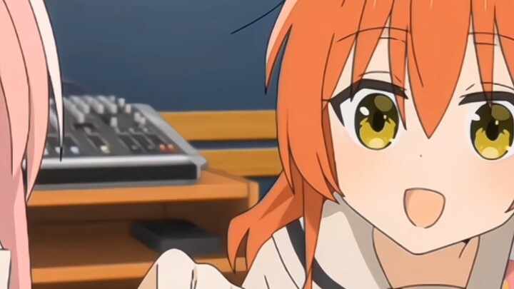 "คุณไม่เคยเห็นคิตะและโปจิจังส่ายหัวด้วยกันใช่มั้ย?"