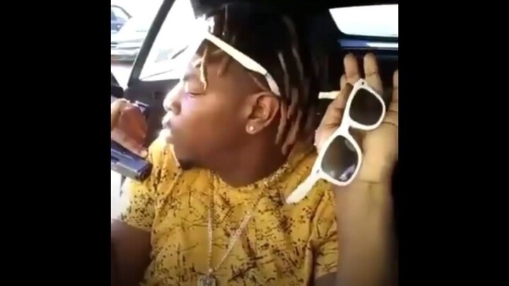 a man robbed by counting his money inside his car and it cought using IG LIVE