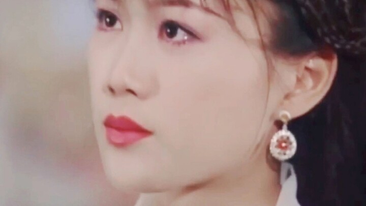 Xin lỗi vì hồi nhỏ tôi không hiểu được vẻ đẹp của em. Thì ra cái mà người ta gọi là "nữ hoàng trang 