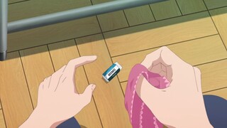 Yingfeng asked for help to put on her panties in class!
