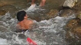 hand fishing in Nepal | himalayan trout fishing technique |