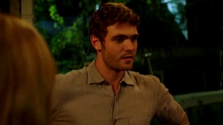 He treasures an unremarkable phone as if it were his life #Love#You'll always be my girl core#Autumn