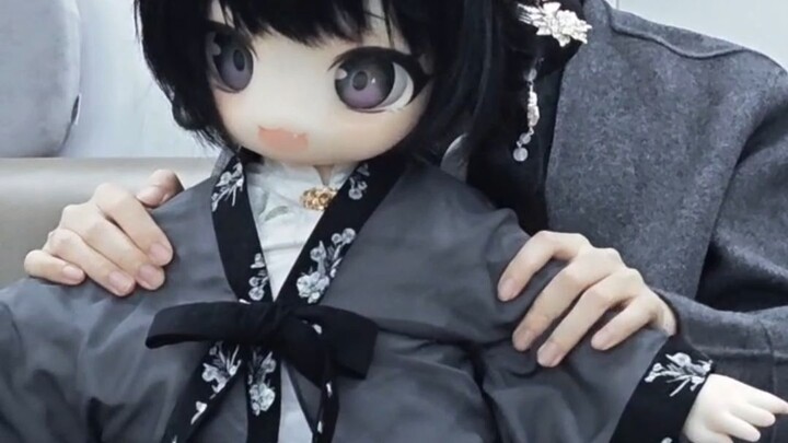 Let me show you Aihong Mansui’s silicone doll!