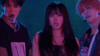 李泰容+李帝努+黄冠亨+刘扬扬+内永绘里 合作曲Zoo 家族演唱会舞台