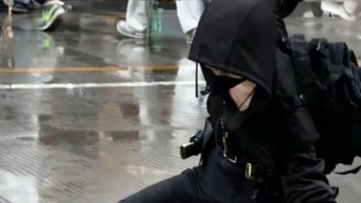 Dalam dunia cosplay, cepat atau lambat pasti akan ada yang asli masuk.