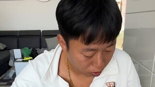 Teacher Jiang cosplays canned yellow peaches