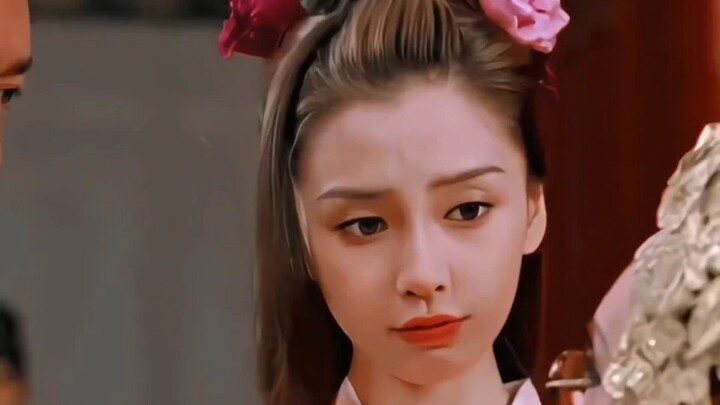 يا له من بياض يميل إلى الاحمرار، جسد متناسق تمامًا!