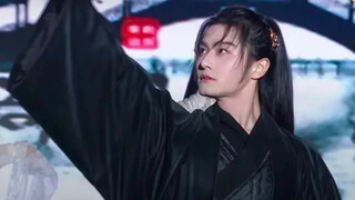 【พิธีแห่งวัฒนธรรมจีน • ความละเอียดสูง】คิ้วคมตาเป็นประกาย เด็กหนุ่มถือดาบ คลิปเดินแบบของชายหนุ่มรูปงา