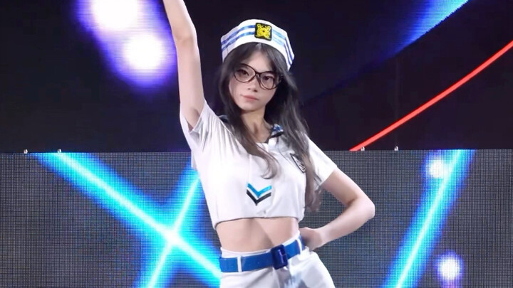 رقصة مجنونة تمامًا