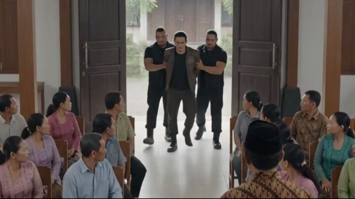 Wajah biduan nomor satu mendadak hancur melepuh