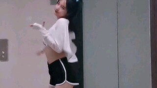Twice's "The Feels" high school girl was so bored during online classes at home that she recorded a 