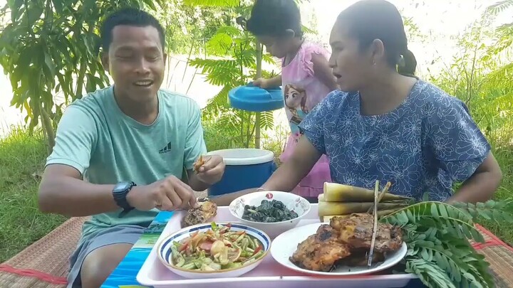ปิ้งไก่น้อยตำถั่วแซ่บๆๆนำกันเด้อจ้า