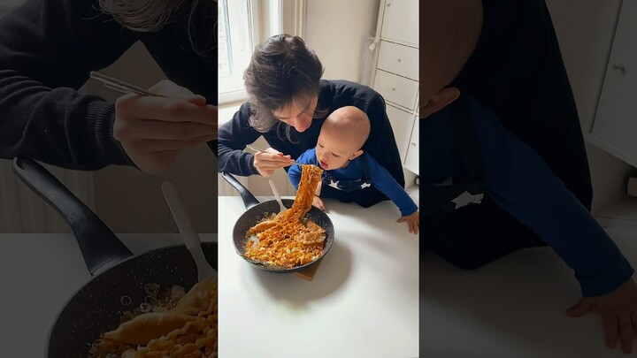 Creamy cheesy carbonara ramen🍽️ #shorts #samyang #ramen #cooking #korean