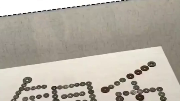 العنوان: إضفاء الطابع الشبابي على تصميم المعارض في المتاحف: موجة سفر القطع الأثرية تُطلق موضة ثقافية