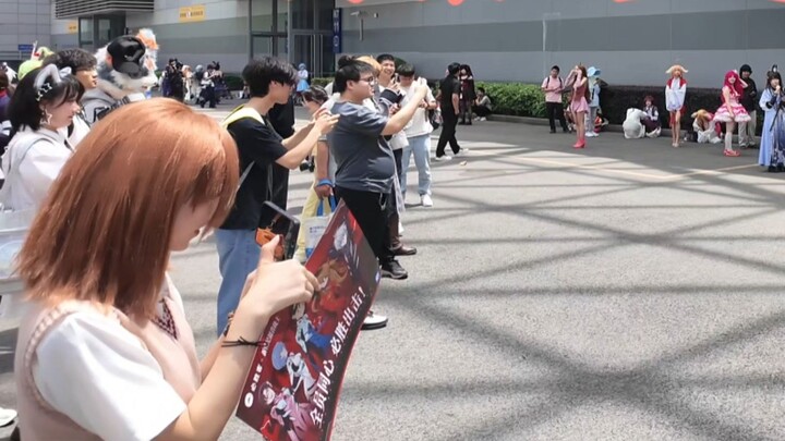 【Only My Railgun】Đưa một nhóm người chơi nhạc nền cho cosplayer tại triển lãm truyện tranh