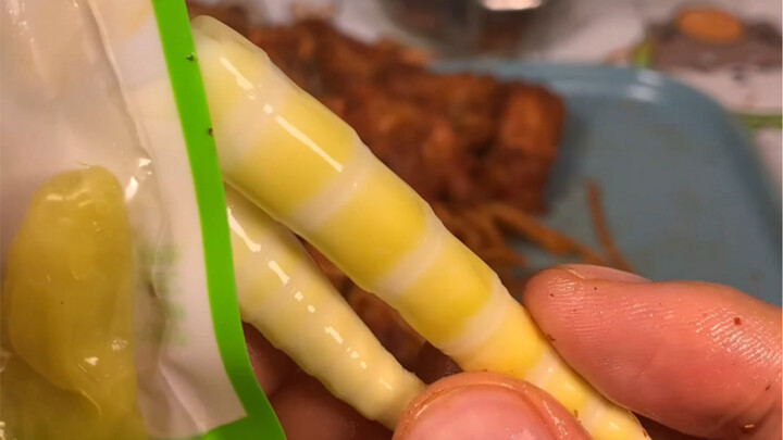 Cảm giác khi nhà có một cửa hàng đồ ăn vặt là như thế nào?