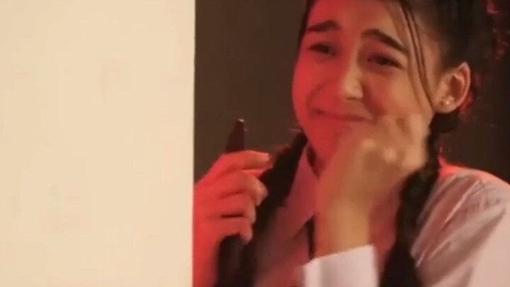 Ketika gadis kecil melihat pria tampan, perasaan suka pada seseorang memang benar-benar tak bisa dis
