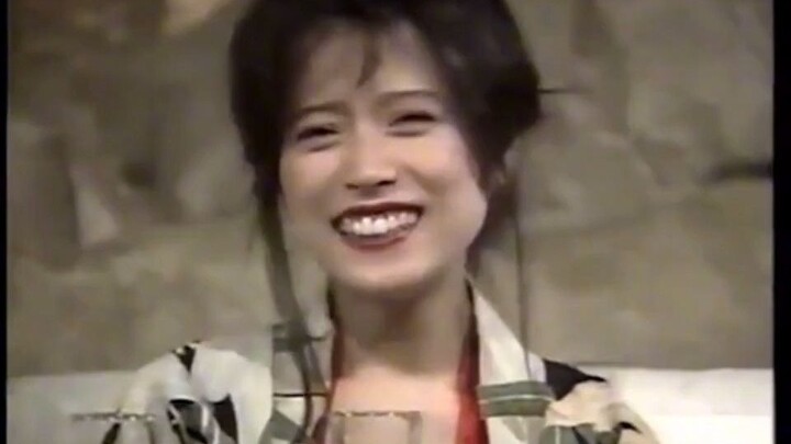[Akina Nakamori] Akina Nakamori spoke so softly she had the host cracking up—she’s just too adorable