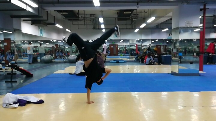 วิดีโอฝึกซ้อมของ bgirl