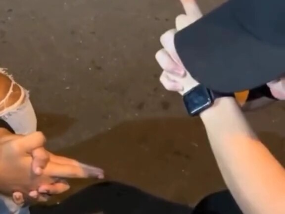 Gì cơ?