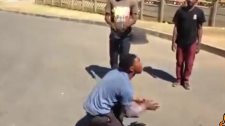 [An Exploration of Street Dance Culture’s Origins] South African street performers’ jaw-dropping flo