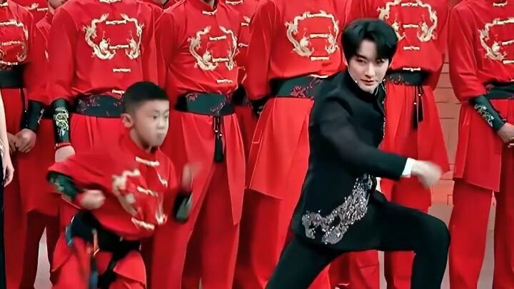 Liu Xueyi หลิวเสวีอี้ 刘学义 Spring Festival Gala