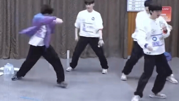 【Zhang Hao】Red Panda 1000% Tomboy Practice Room
