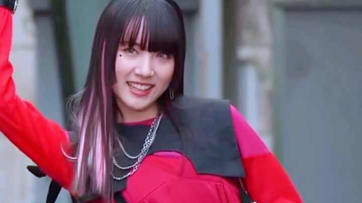 Secara intuitif, saya dapat merasakan bahwa Meibao sangat pandai menari!