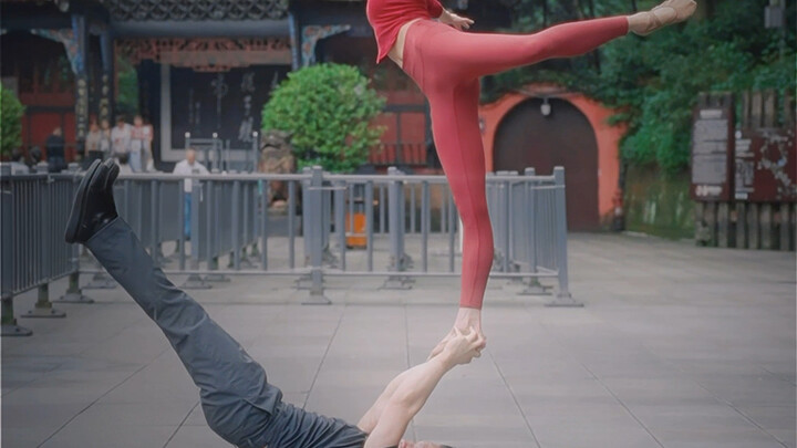 The Warriors Flag Team interprets strength and beauty with acrobatic art#Warriors Flag Team