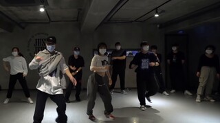 พลังแฟนสาวทะลุชาร์ต! น้องสาวสุดหล่อ บาดา ลี สุดยอด ท่าเต้นสุดควบคุม ช้าๆ [Justjerk Dance Studio]