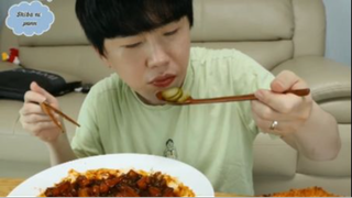 Mì xúc xích và tôm chiên xù phần 4 #mukbang