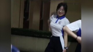 男生减速带