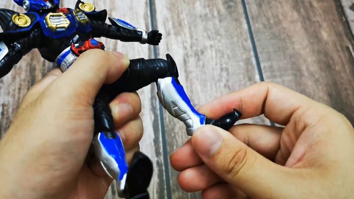 [Tampilan baru pada barang-barang lama] Jenderal kelelawar yang tampan! ! Set Figur Aksi Audi Double