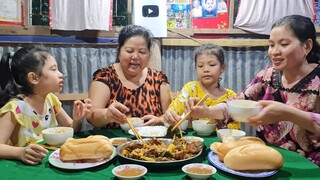 Gà Xào Lăn Chấm Bánh Mì Bữa Cơm Ngon Bên Nhà Mẹ| TKQ & Family T780