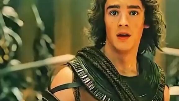 seorang pria dan berlian yang bersinar💎