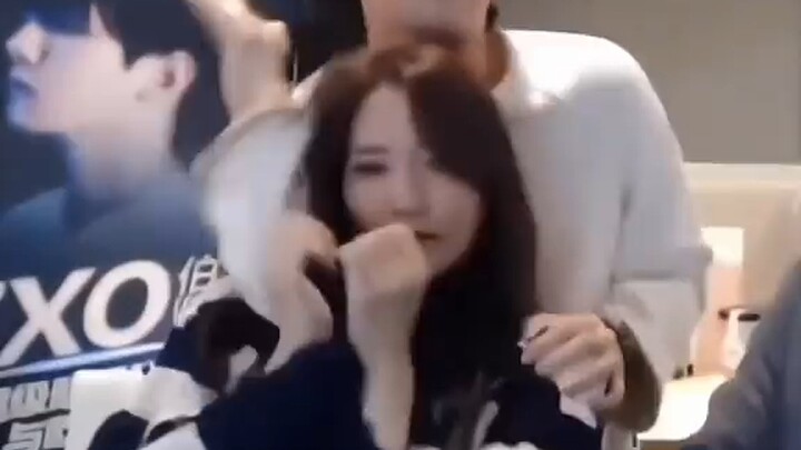 Một kẻ dám đùa rằng Girls’ Generation hút thuốc, thì còn chuyện gì mà hắn không dám làm đây?