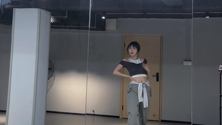 Liu Jie's dance is so hard to follow, but I love it so much!