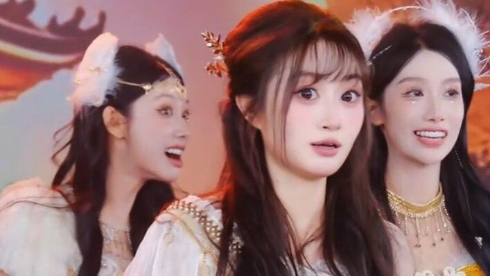 เด็กฝึก SING ทั้งสามคนนี้ดูเหมือนจะไม่คุ้นเคยกับเวอร์ชันเต็มของ Send to the Moon มากนัก