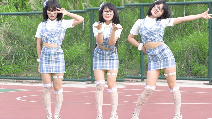 The short-legged nia in the basketball court~vertical screen~shining echo~