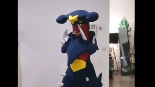 التنين الأرضي وسوبريم (ريمكس فانبا بوندي) اللذان تم الإعلان عن إجازتهما قبل ليلة رأس السنة الجديدة