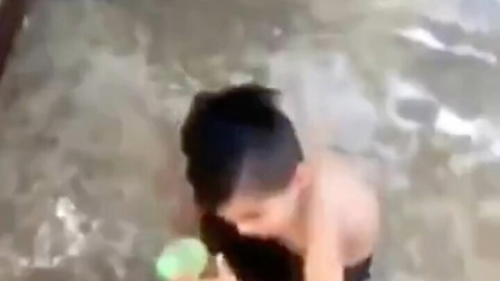 “Bóng nước là lời nói dối của em”