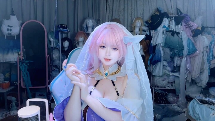 说起粉色头发的可爱女孩