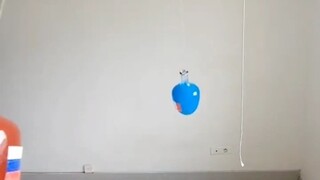 玻璃瓶互撞爆破解压时刻